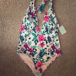 Cupshe halter one-piece bathing suit never worn!